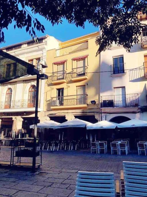 Lovely 2 Bedrooms Apartment Main Square Plasencia Exterior foto